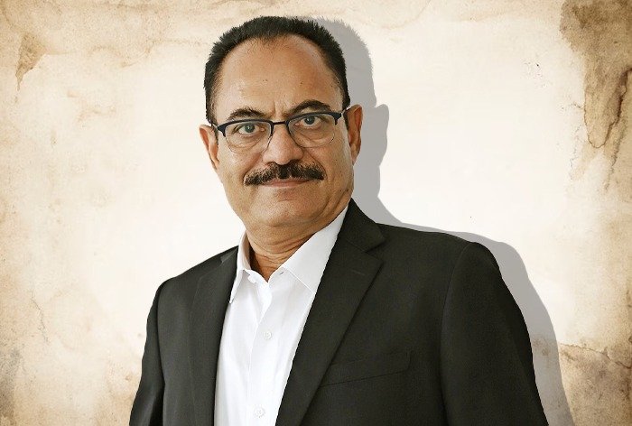 Meet Chandubhai Virani, A Canteen Worker Who Built Rs 4,000-Crore Potato Wafers Brand