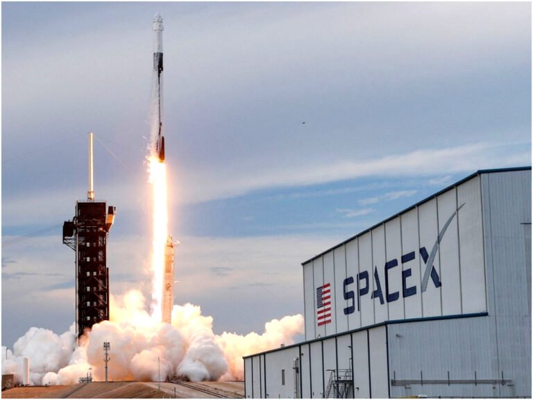 SpaceX To Launch Bitcoin Entrepreneur, Three Crewmates On First-Ever Human Mission Orbiting Earth’s Poles